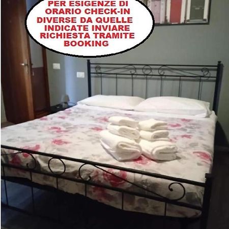 Mono Checkin A Richiesta Hotel Parma Eksteriør billede